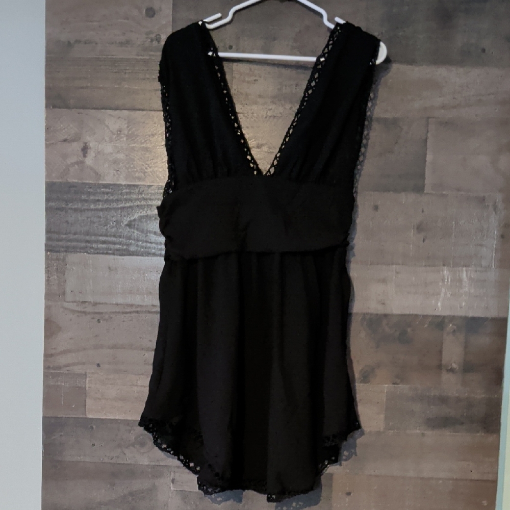 Black Sleeveless V-Neck Dress